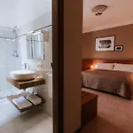 Pensión Manfredi Ristorante Con Romentino