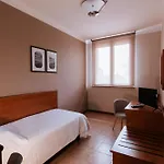 Manfredi Ristorante Con Pensión 3*