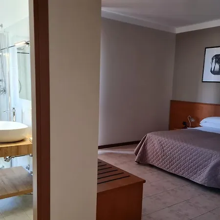 Pensión Manfredi Ristorante Con Romentino