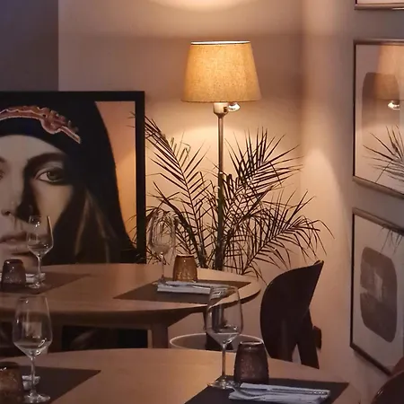 ゲストハウス Manfredi Ristorante Con 3*