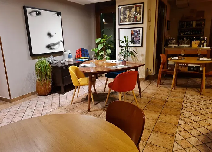 Manfredi Ristorante Con 招待所 3*